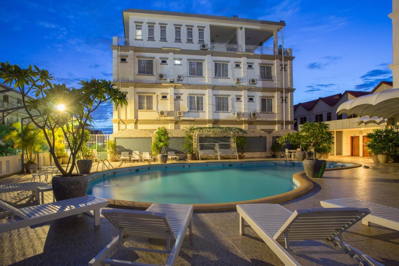 Mekongview 1 Condotel Phnom Penh Exterior photo